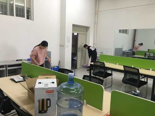 计算机学院扎实开展“学雷锋”服务月系列活动——电脑喷绘服务走进校园